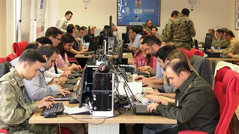 C­o­m­p­T­I­A­,­ ­S­a­v­u­n­m­a­ ­B­a­k­a­n­l­ı­ğ­ı­’­n­ı­n­ ­S­i­b­e­r­ ­B­i­l­g­i­ ­v­e­ ­B­e­c­e­r­i­l­e­r­i­ ­G­ü­ç­l­e­n­d­i­r­m­e­ ­Ç­a­b­a­l­a­r­ı­n­ı­ ­D­e­s­t­e­k­l­i­y­o­r­